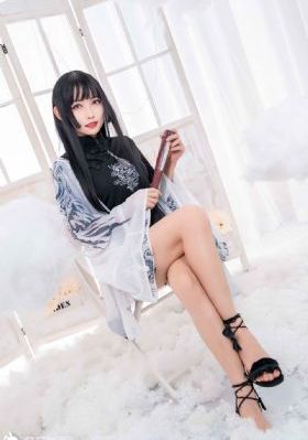 扒开她粉嫩的小缝尿进去动漫_高清动漫免费观看