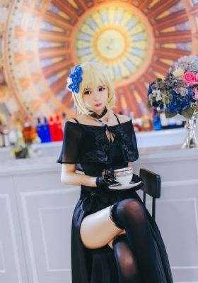 欧美贵妇黑高跟鞋50_4K完整版观看
